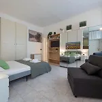 Ihost Studio - Premuda 17