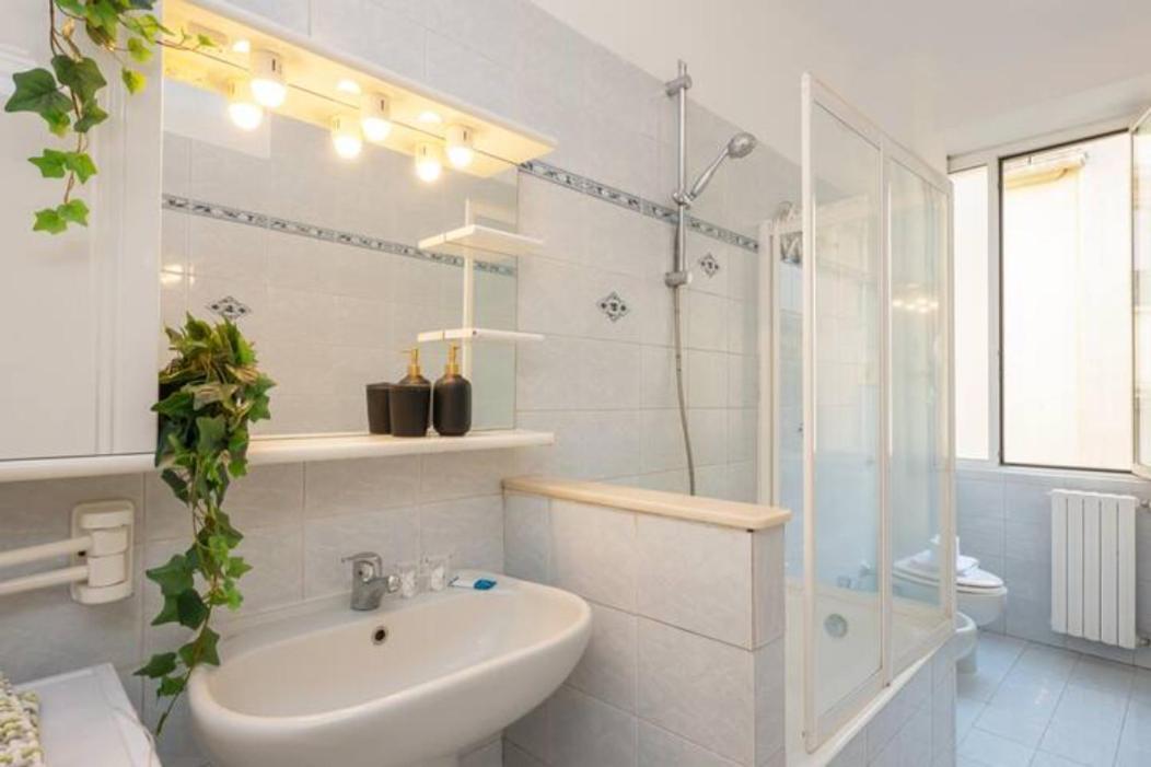Ihost - Premuda 17 Milan