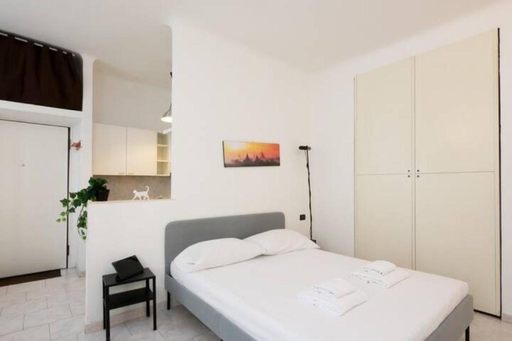Ihost - Premuda 17 * Milan