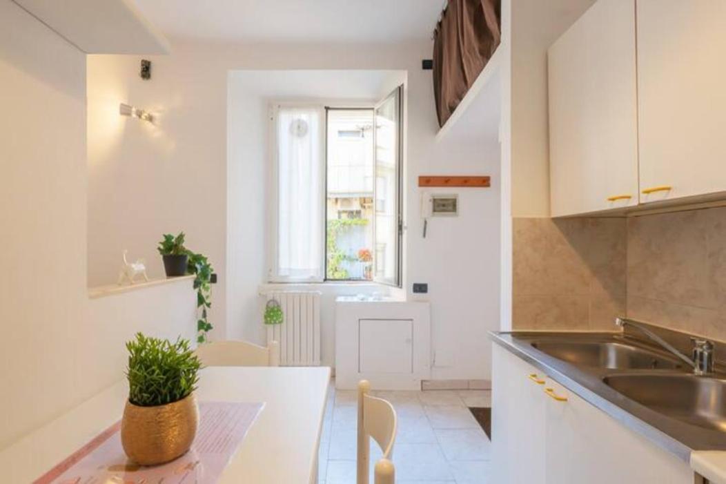 Ihost - Premuda 17 * Milan